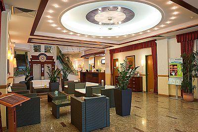 Hotel Palace Hévíz - Apartman Hotel Hévízen wellness szolgáltatással - ✔️ Hotel Palace**** Hévíz - Akciós Wellness Hotel Palace félpanziós áron Hévízen